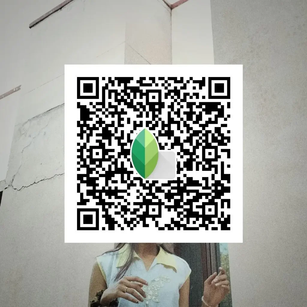 High‑contrast street scene edited with DSLR‑style Snapseed QR