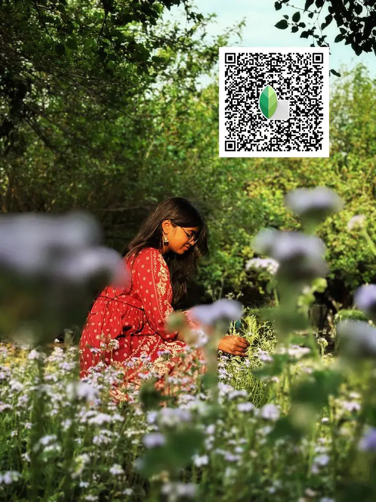 Indoor couple photo avoiding orange skin tones